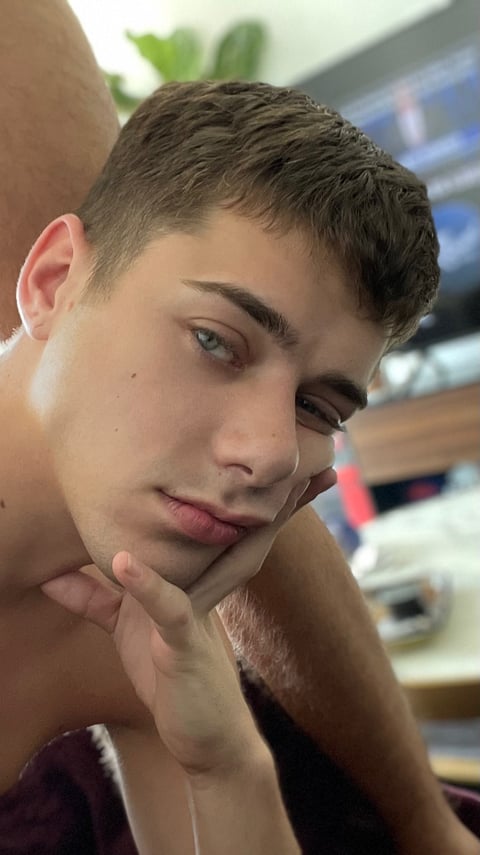 sexcityguide.com joeymillsxxx profile on OnlyFans in gay category