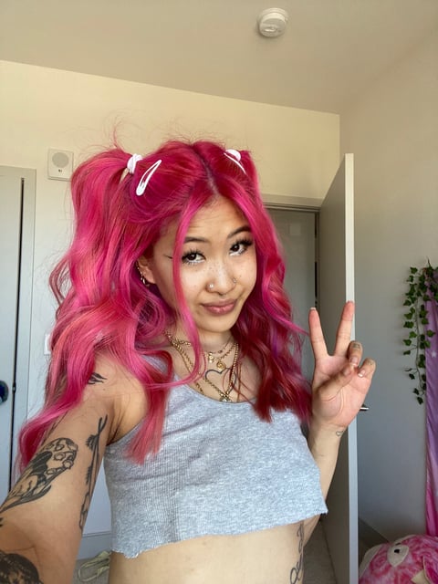 sexcityguide.com lovelyasianlily profile on OnlyFans in chinese category