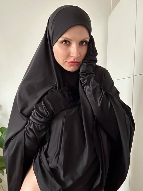 sexcityguide.com nuria_onelove profile on OnlyFans in hijab category