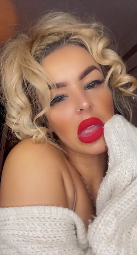 sexcityguide.com queeniebaby1 profile on OnlyFans in scotland category