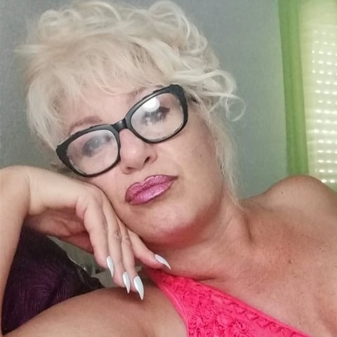 sexcityguide.com senorafina profile on OnlyFans in granny category