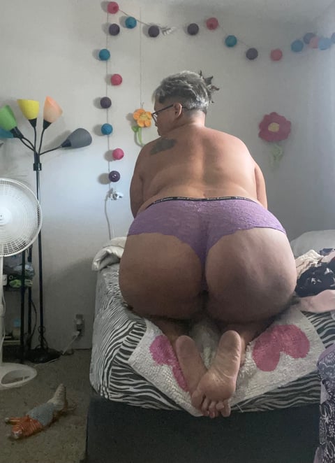 sexcityguide.com sinfulandluscious profile on OnlyFans in granny category