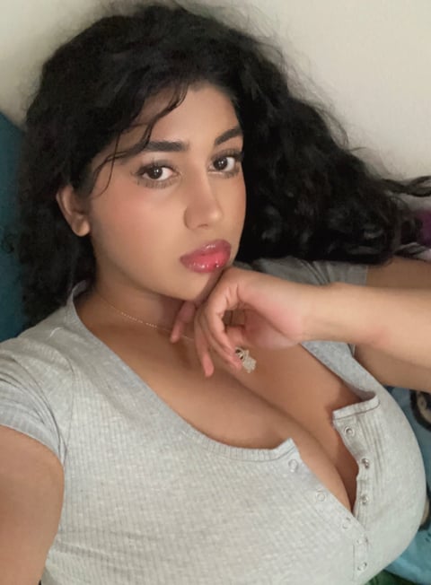 sexcityguide.com urindianbae profile on OnlyFans in college-girl category