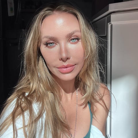 sexcityguide.com xnicoleanistonx profile on OnlyFans in united-states category